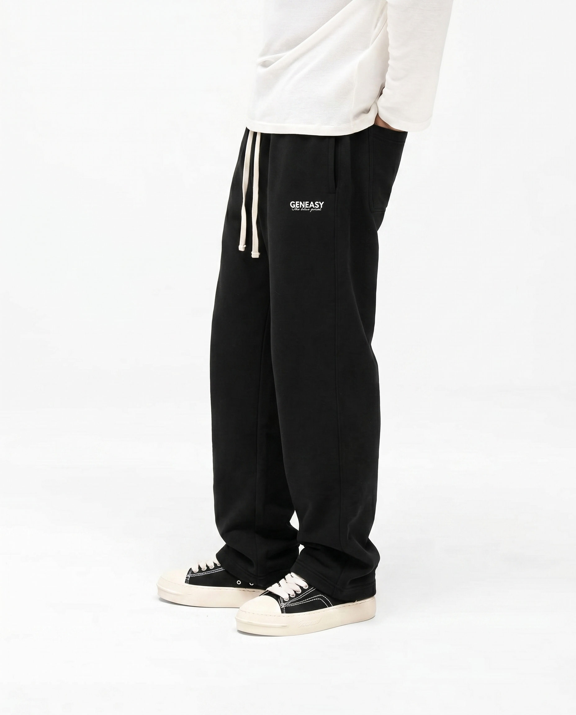 The blue print pants black